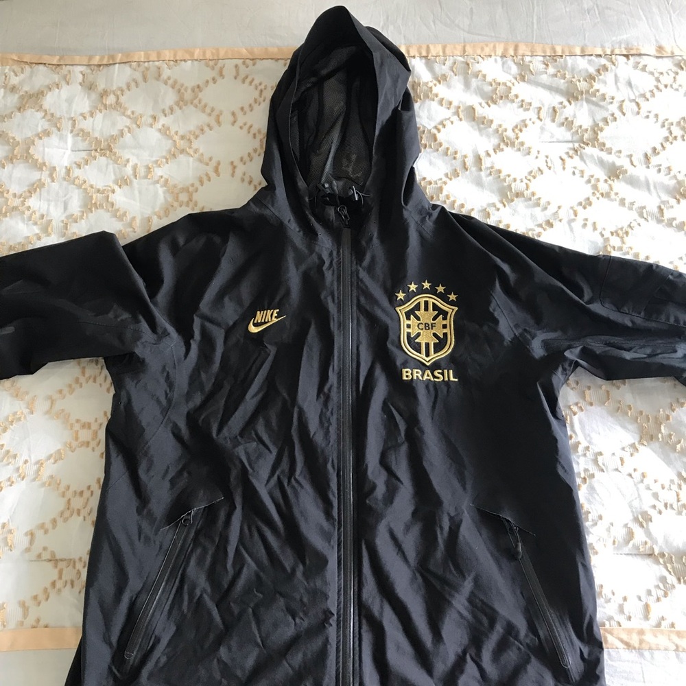 Nike Brasil CBF Light Rain Jacket | Size Large